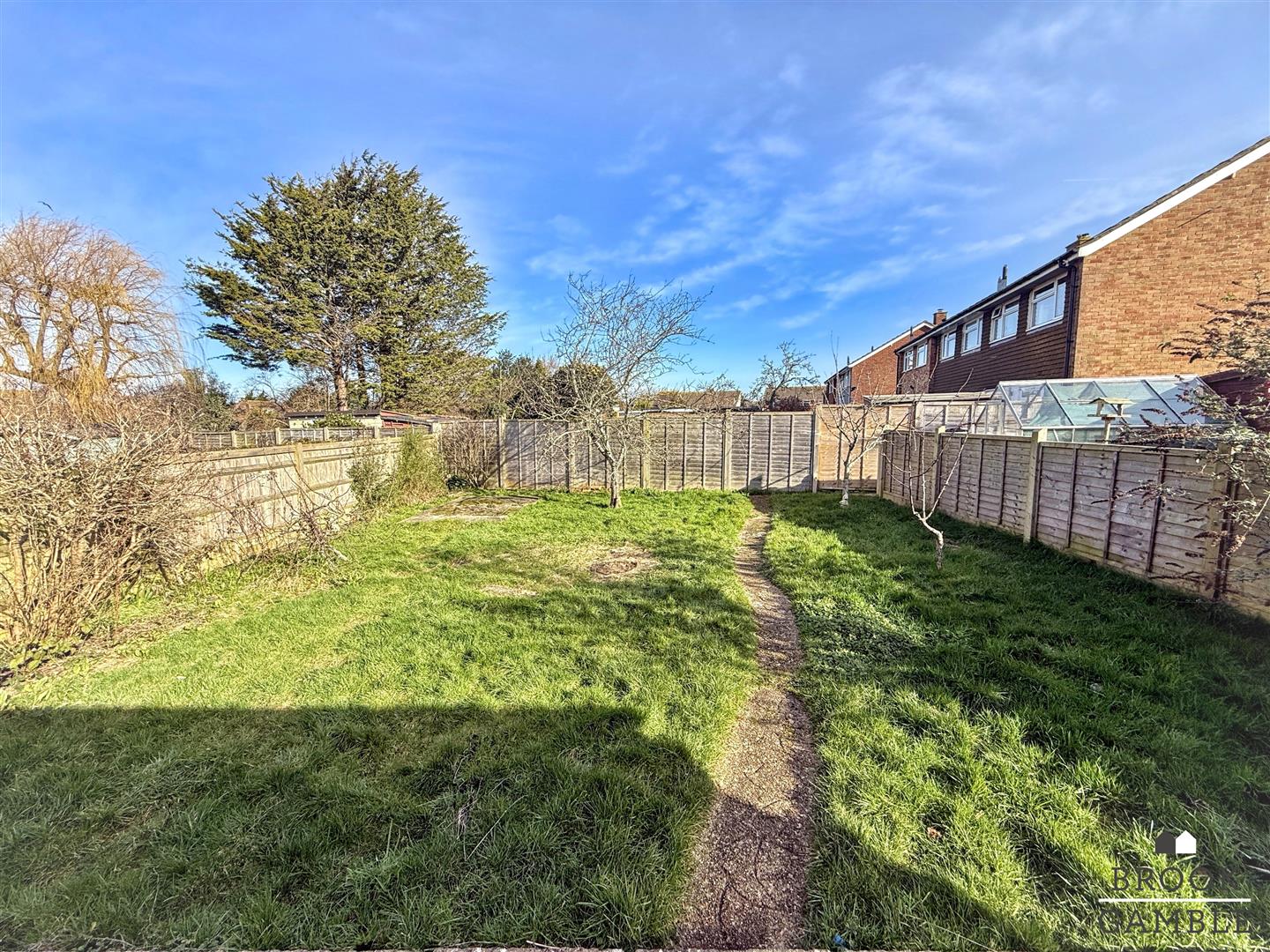 2 Bedroom Bungalow. Bailey Crescent in Eastbourne,  15